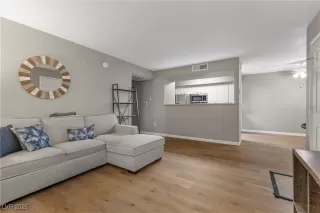 Photo #3: 2656461 Listing