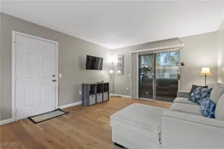 Photo #6: 2656461 Listing