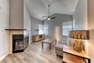 Photo #2: 2656502 Listing 