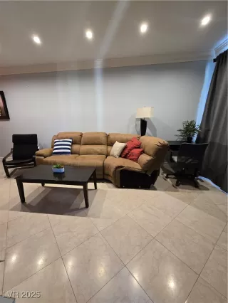 Photo #1: 2656511 Listing 