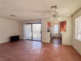 Photo #4: 2656548 Listing 