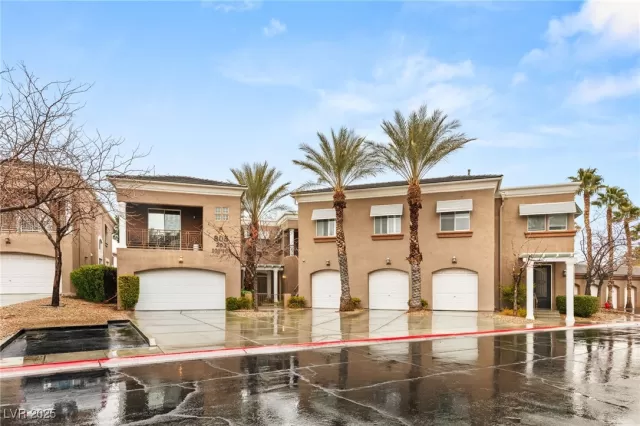 MLS: 2656549 Condo For Sale