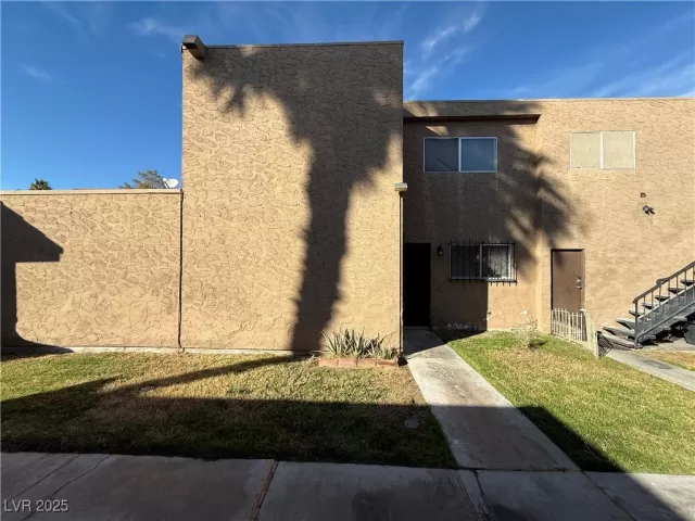 MLS: 2656575 Condo For Sale