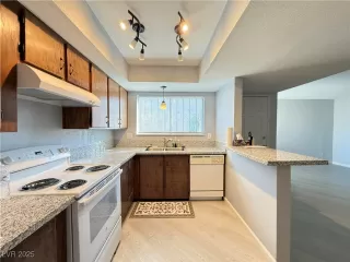 Photo #1: 2656575 Listing 