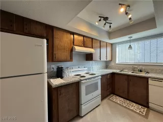 Photo #2: 2656575 Listing 