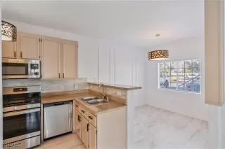 Photo #3: 2656591 Listing 