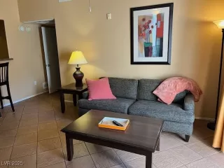 Photo #1: 2656600 Listing 