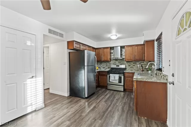 MLS: 2656612 Condo For Sale