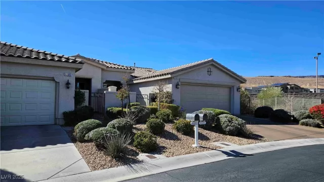 MLS: 2656637 Condo For Sale