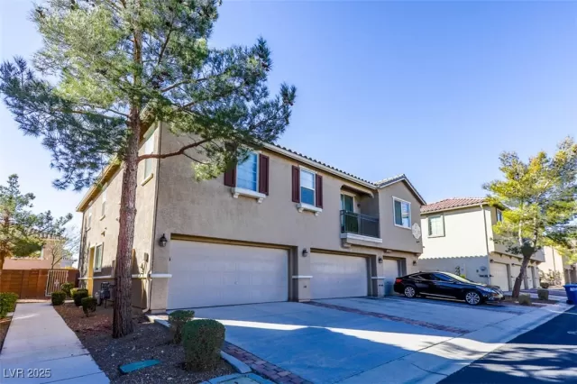 MLS: 2656667 Condo For Sale