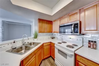 Photo #2: 2656697 Listing 