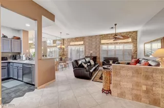 Photo #3: 2656730 Listing