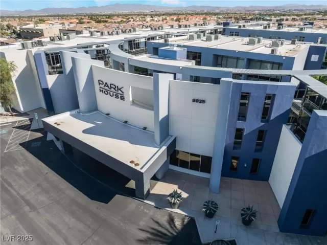 MLS: 2656731 Condo For Sale