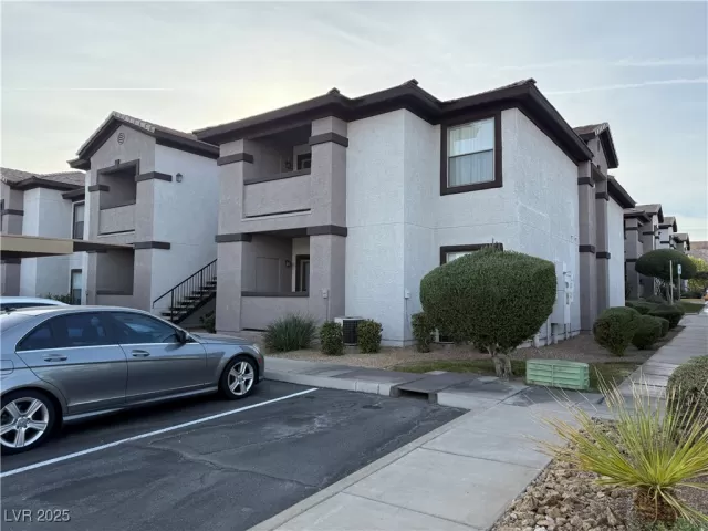 MLS: 2656766 Condo For Sale