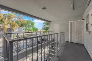 Photo #4: 2656767 Listing 