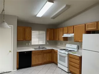 Photo #2: 2656822 Listing 