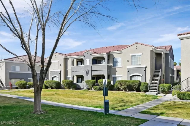 MLS: 2656826 Condo For Sale