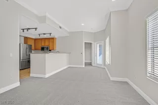 Photo #3: 2656826 Listing 