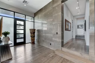 Photo #1: 2656844 Listing 