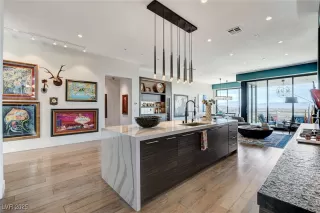 Photo #2: 2656844 Listing 