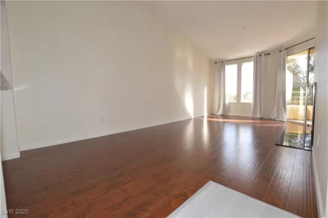 MLS: 2656850 Condo For Sale