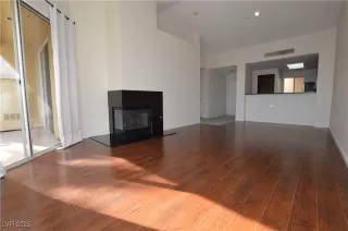 Photo #2: 2656850 Listing