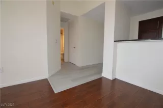 Photo #3: 2656850 Listing