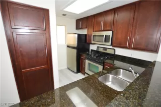 Photo #4: 2656850 Listing