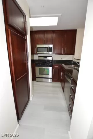 Photo #5: 2656850 Listing