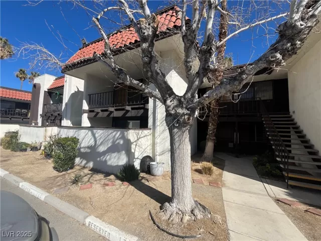 MLS: 2656853 Condo For Sale