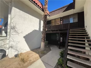 Photo #1: 2656853 Listing 