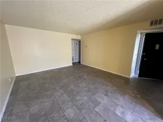 Photo #2: 2656853 Listing 