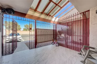 Photo #4: 2656877 Listing