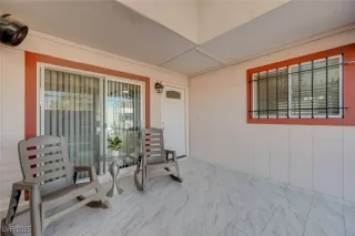 Photo #5: 2656877 Listing