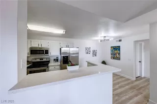 Photo #4: 2656884 Listing 