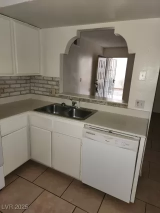 Photo #3: 2656947 Listing 