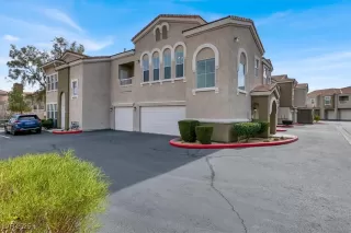 Photo #1: 2656956 Listing 