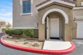 Photo #3: 2656956 Listing 