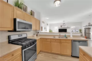 Photo #2: 2656976 Listing