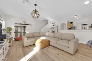 Photo #3: 2656976 Listing