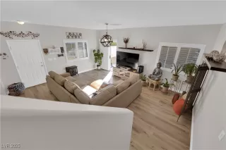 Photo #4: 2656976 Listing