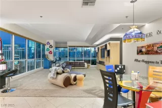 Photo #3: 2657002 Listing 