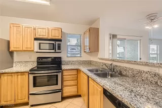 Photo #3: 2657036 Listing 