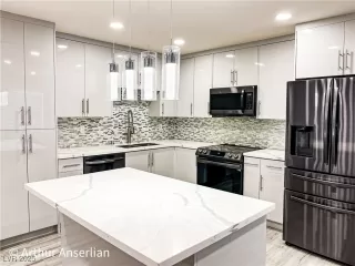 Photo #1: 2657065 Listing 