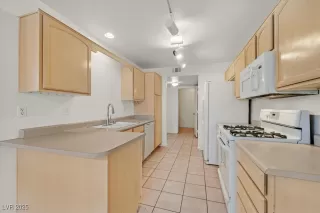 Photo #5: 2657076 Listing 