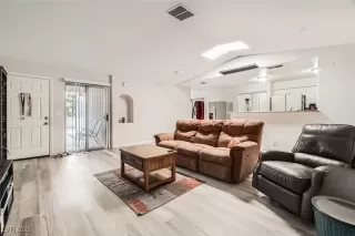 Photo #3: 2657078 Listing