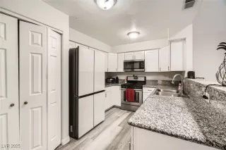 Photo #6: 2657078 Listing