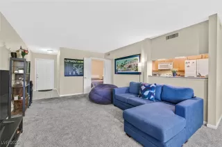 Photo #4: 2657081 Listing