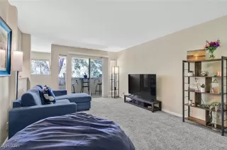 Photo #6: 2657081 Listing