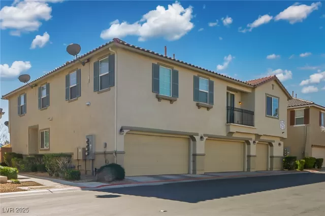 MLS: 2657084 Condo For Sale